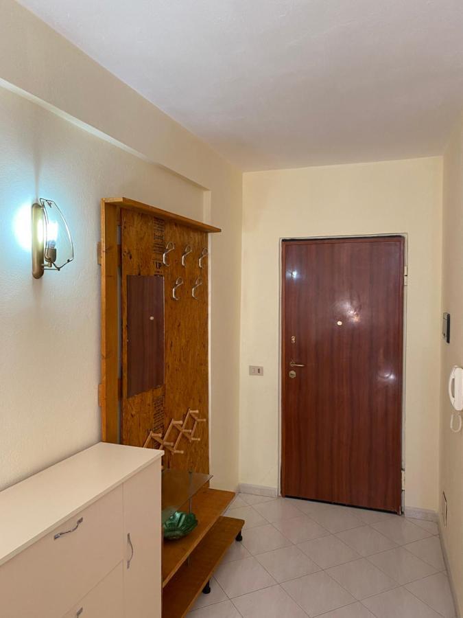 One Apartament Lägenhet Durrës Exteriör bild