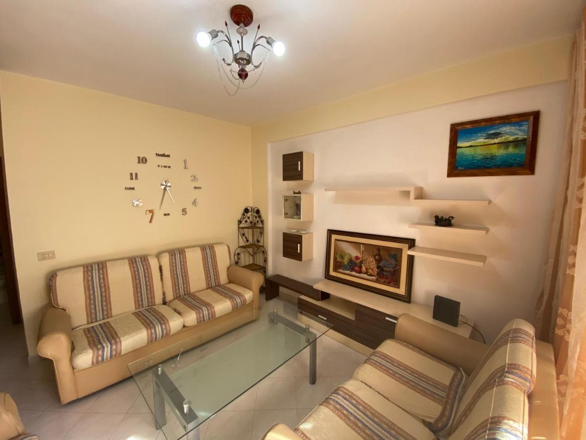 One Apartament Lägenhet Durrës Exteriör bild